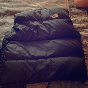 Men’s North Face puffy vest